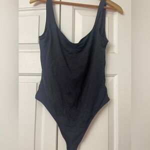 Aritzia | Babaton Black Contour Bodysuit